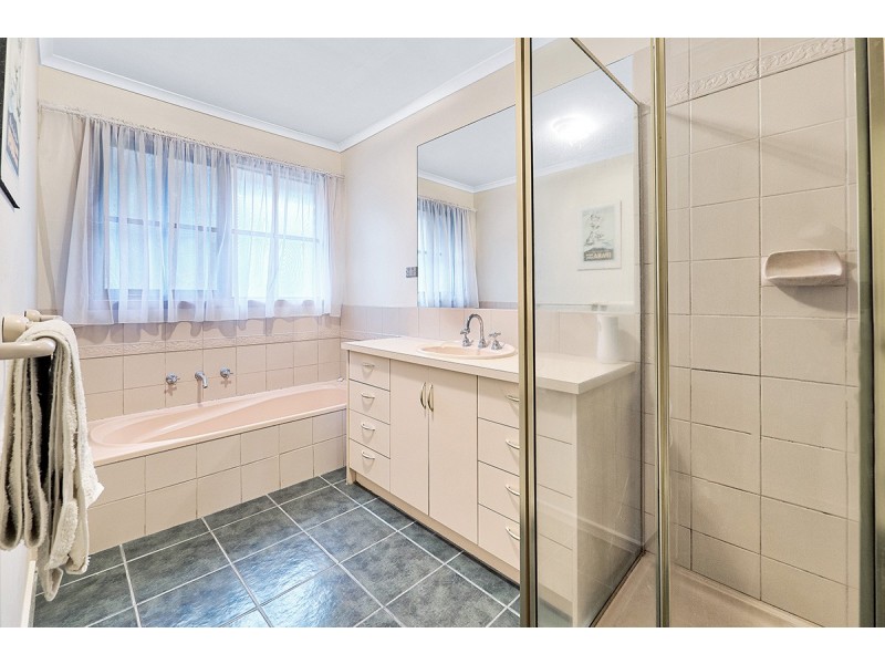 8 Epacris Court, Langwarrin VIC 3910