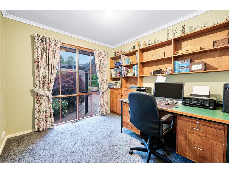 8 Epacris Court, Langwarrin VIC 3910