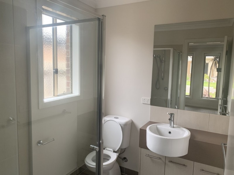 6 Weebill Way, Pakenham VIC 3810