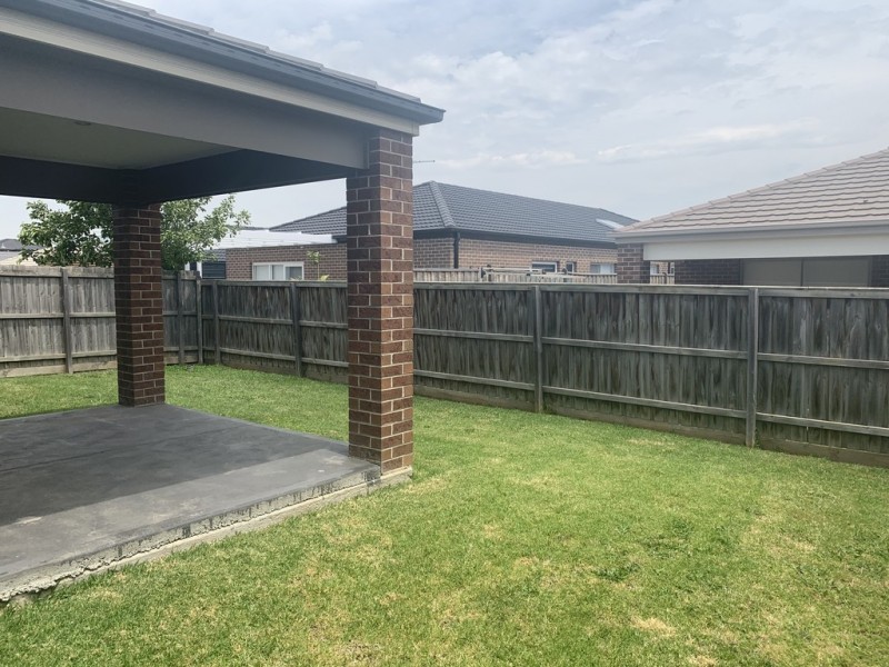 6 Weebill Way, Pakenham VIC 3810