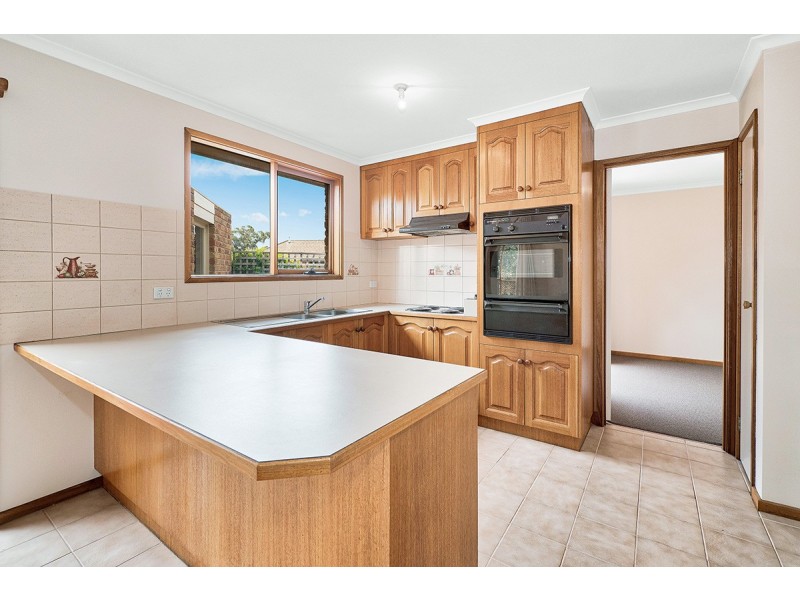 24 Stirling Avenue, Cranbourne North VIC 3977