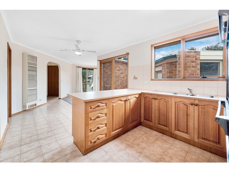 24 Stirling Avenue, Cranbourne North VIC 3977