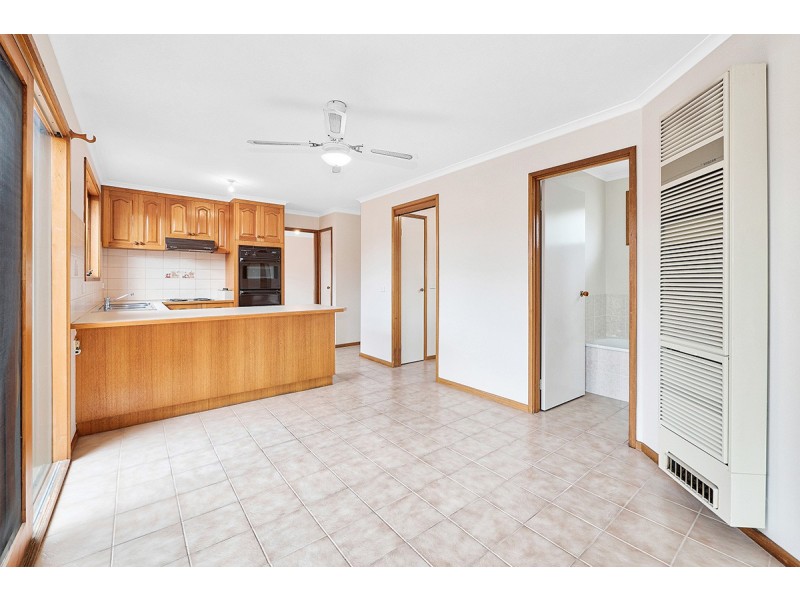 24 Stirling Avenue, Cranbourne North VIC 3977