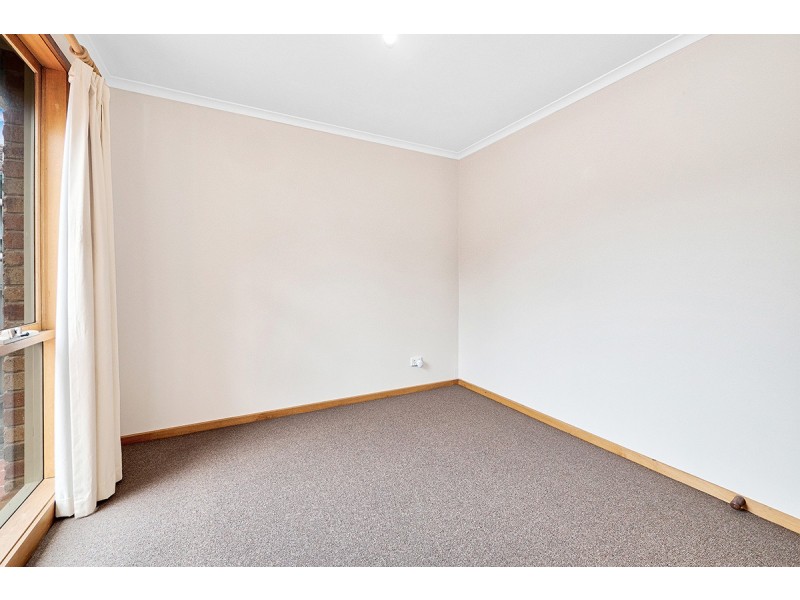 24 Stirling Avenue, Cranbourne North VIC 3977