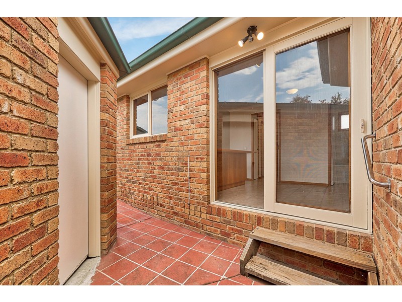 24 Stirling Avenue, Cranbourne North VIC 3977