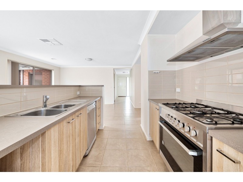 51 Morningside Boulevard, Cranbourne West VIC 3977