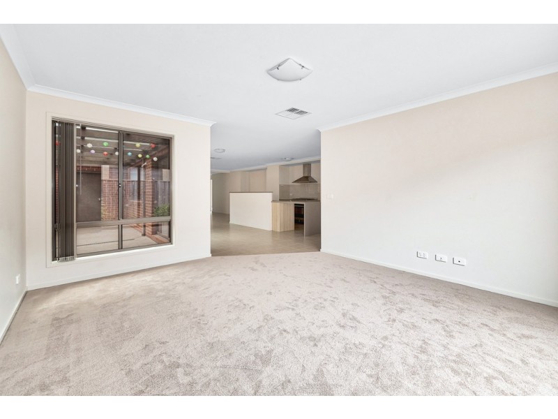 51 Morningside Boulevard, Cranbourne West VIC 3977