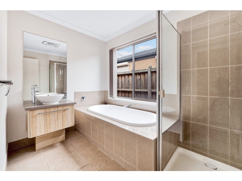 51 Morningside Boulevard, Cranbourne West VIC 3977