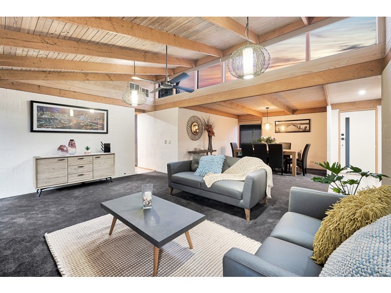 11 Coronet Court, Cranbourne VIC 3977