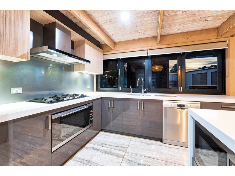 11 Coronet Court, Cranbourne VIC 3977