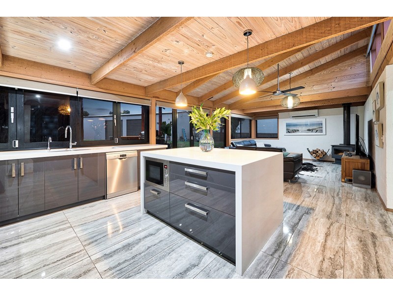 11 Coronet Court, Cranbourne VIC 3977