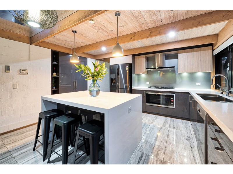 11 Coronet Court, Cranbourne VIC 3977