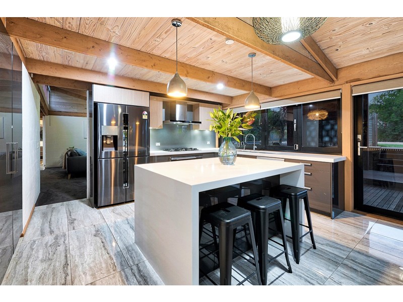 11 Coronet Court, Cranbourne VIC 3977