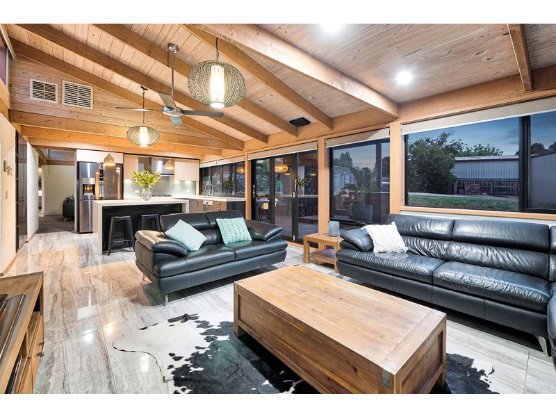 11 Coronet Court, Cranbourne VIC 3977