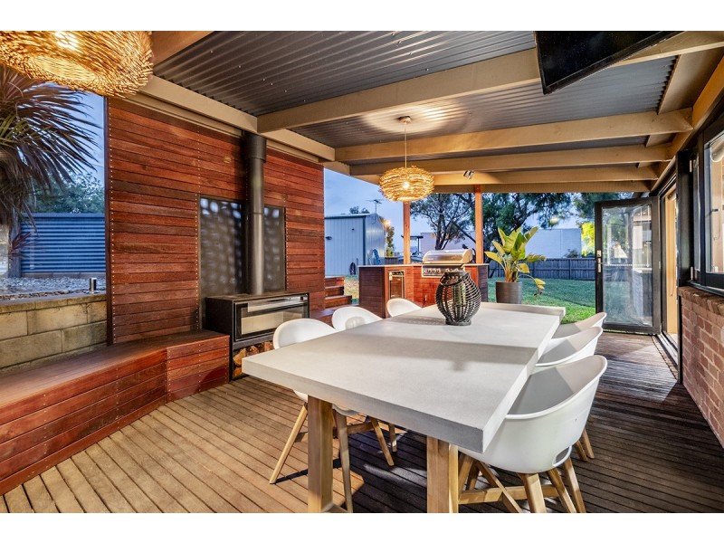 11 Coronet Court, Cranbourne VIC 3977