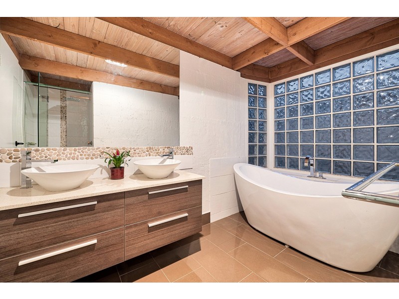 11 Coronet Court, Cranbourne VIC 3977