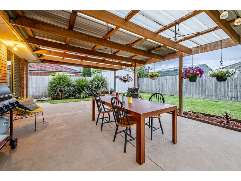 14 Middleham Close, Cranbourne West VIC 3977