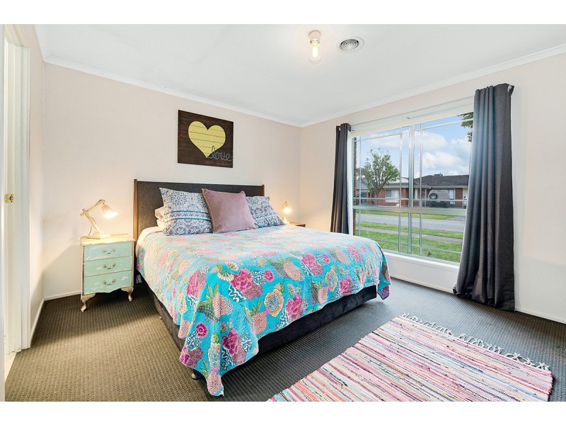 14 Middleham Close, Cranbourne West VIC 3977