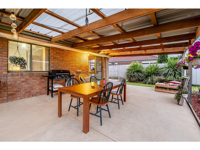 14 Middleham Close, Cranbourne West VIC 3977