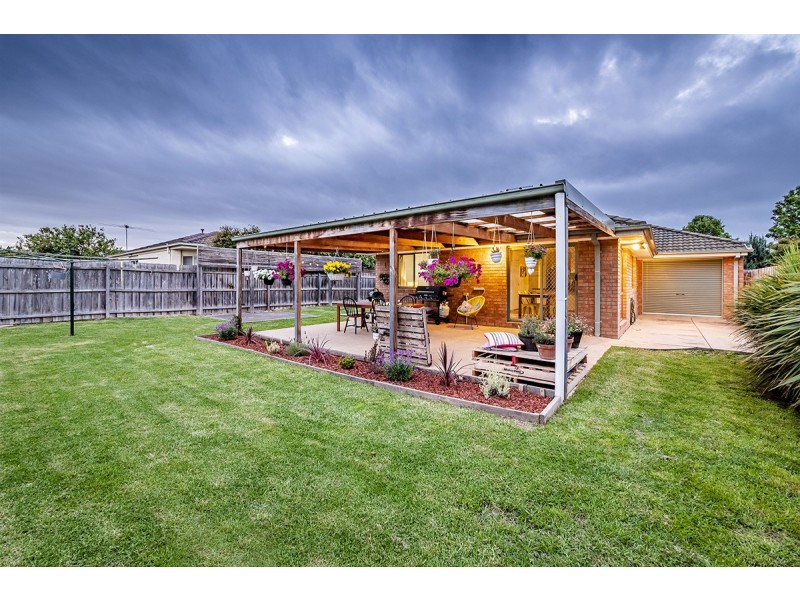 14 Middleham Close, Cranbourne West VIC 3977