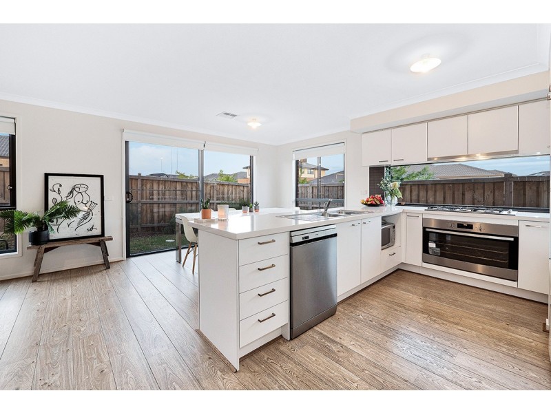 17 Pump House Crescent, Clyde VIC 3978