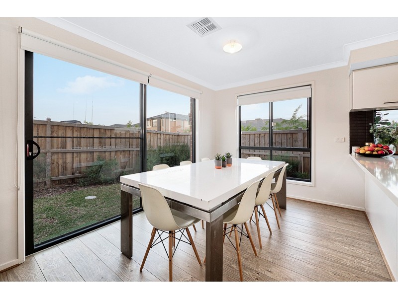 17 Pump House Crescent, Clyde VIC 3978