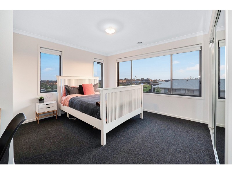 17 Pump House Crescent, Clyde VIC 3978