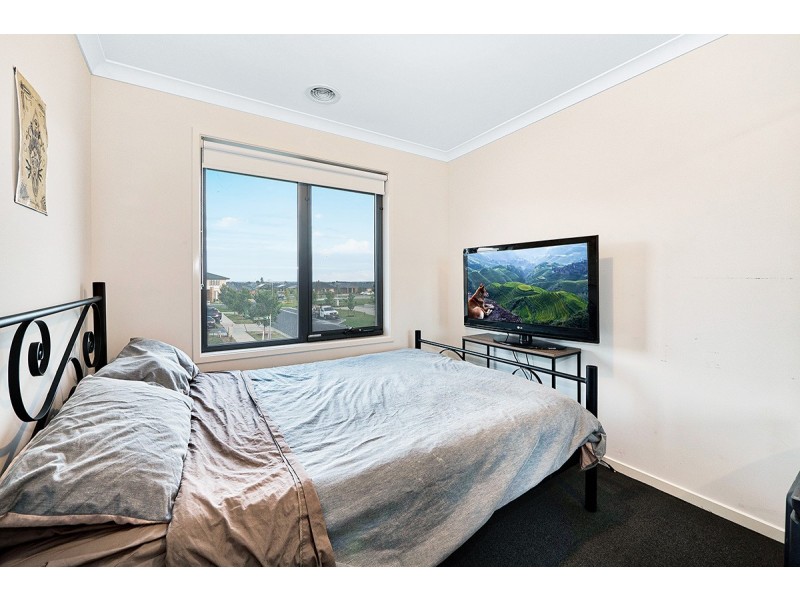 17 Pump House Crescent, Clyde VIC 3978