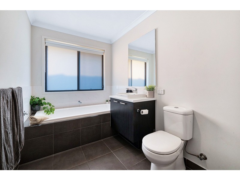 17 Pump House Crescent, Clyde VIC 3978