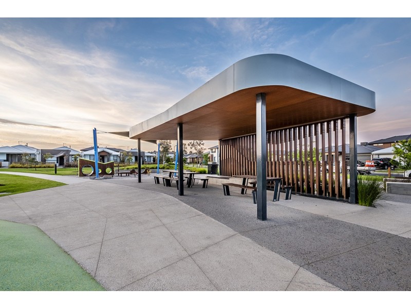 17 Pump House Crescent, Clyde VIC 3978