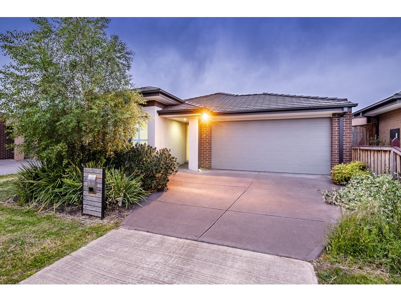 19 Glenelg Street, Clyde North VIC 3978