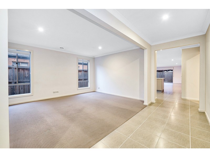 19 Glenelg Street, Clyde North VIC 3978