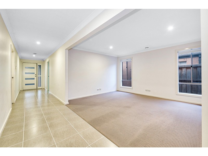 19 Glenelg Street, Clyde North VIC 3978