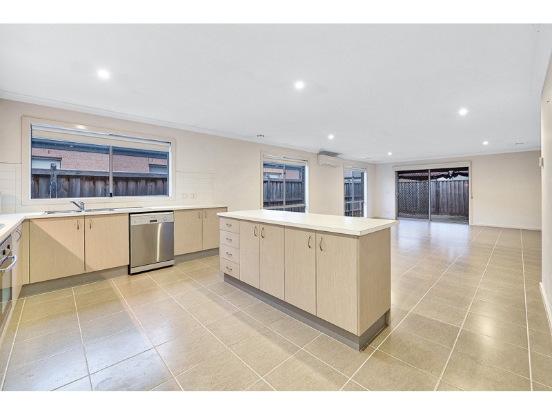 19 Glenelg Street, Clyde North VIC 3978