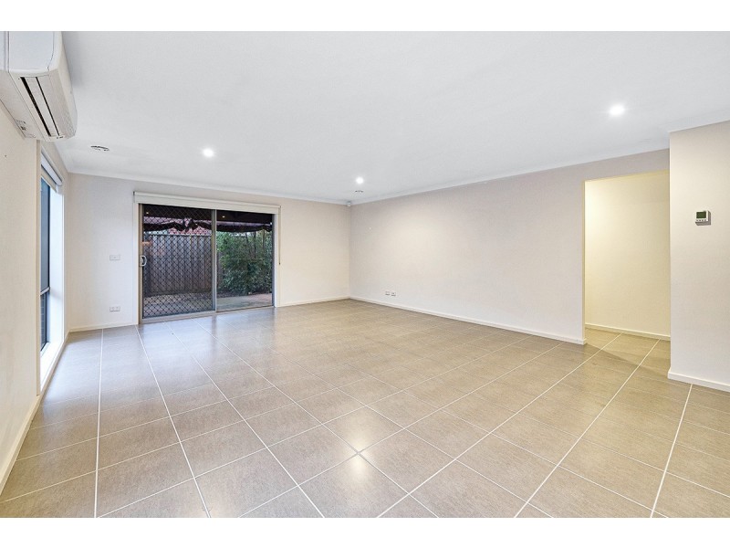 19 Glenelg Street, Clyde North VIC 3978