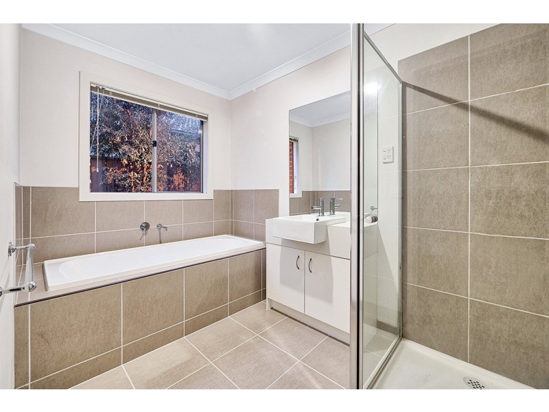 19 Glenelg Street, Clyde North VIC 3978