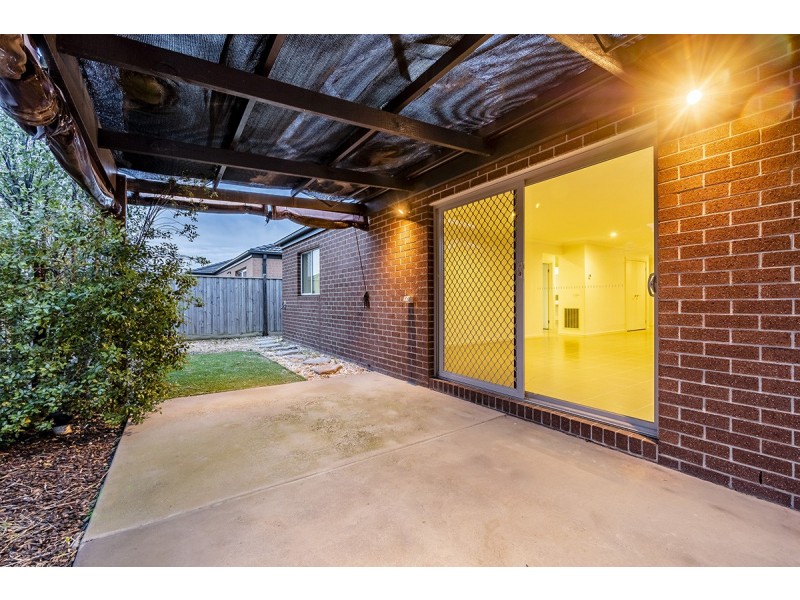 19 Glenelg Street, Clyde North VIC 3978