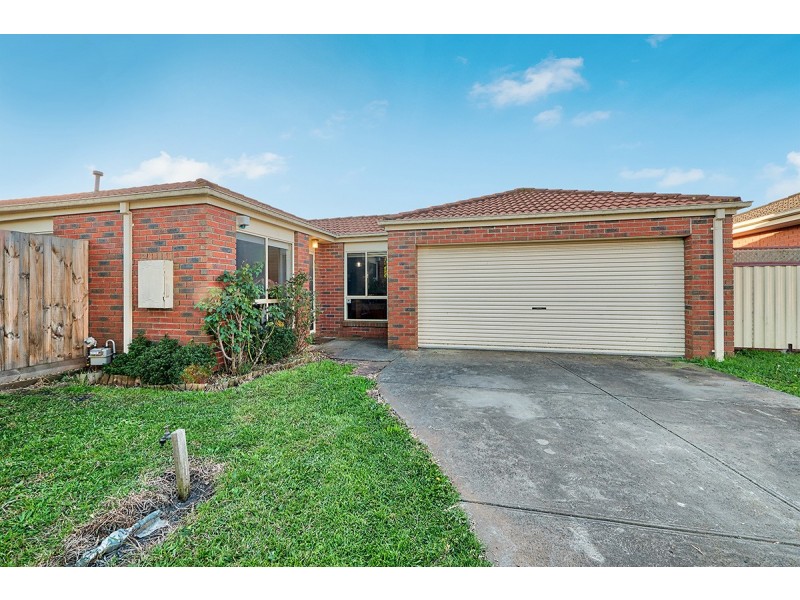 7 Cambridge Close, Cranbourne East VIC 3977