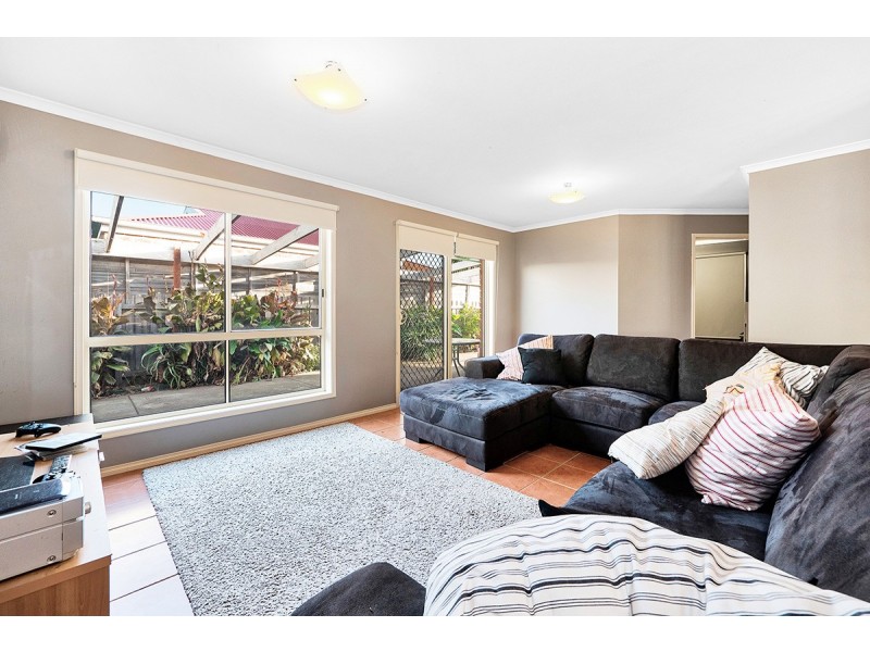 7 Cambridge Close, Cranbourne East VIC 3977