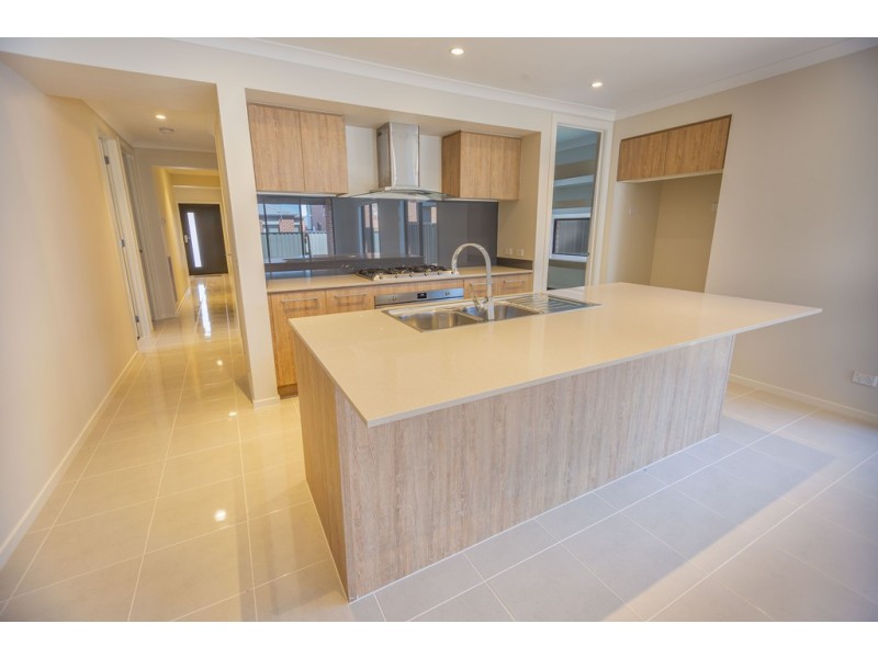 6 Amazon Avenue, Clyde VIC 3978
