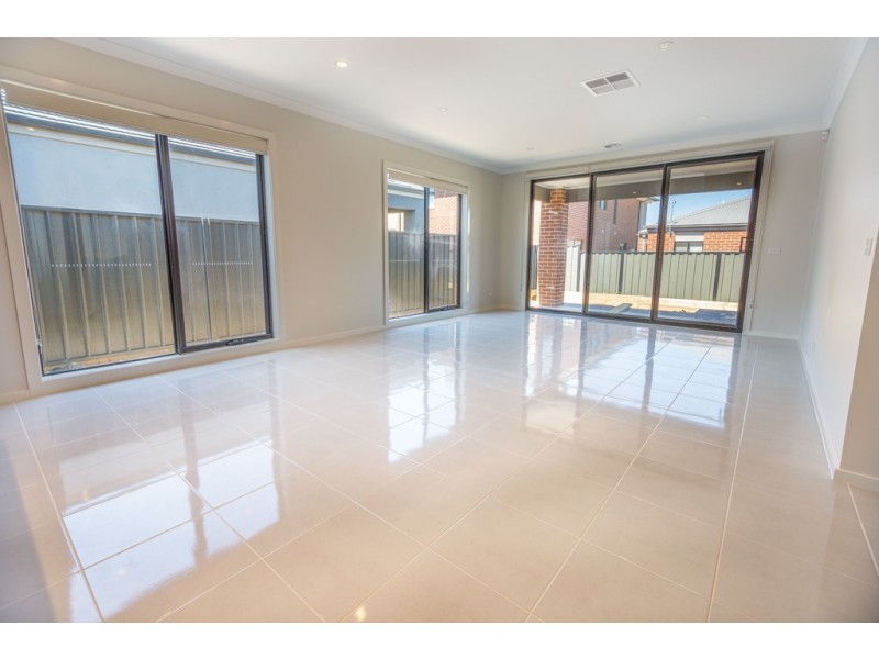 6 Amazon Avenue, Clyde VIC 3978