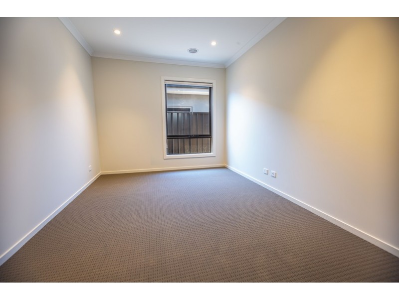 6 Amazon Avenue, Clyde VIC 3978