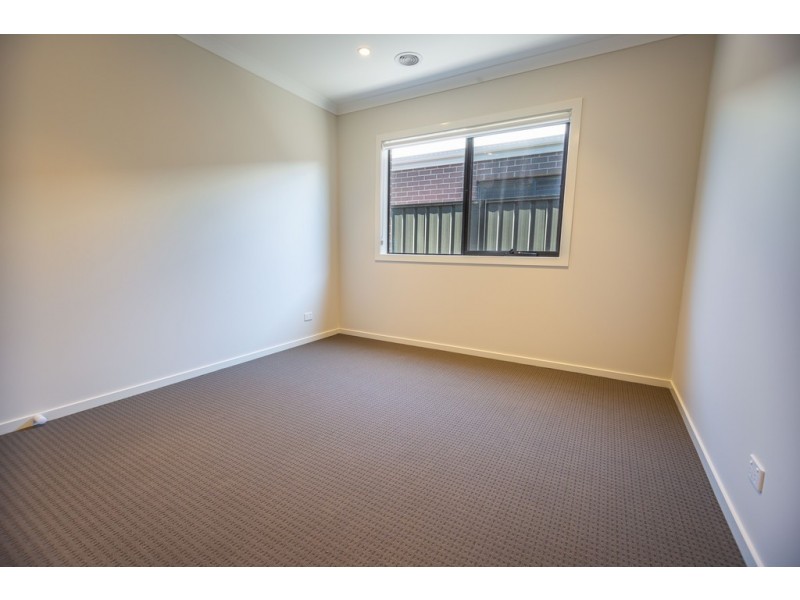 6 Amazon Avenue, Clyde VIC 3978