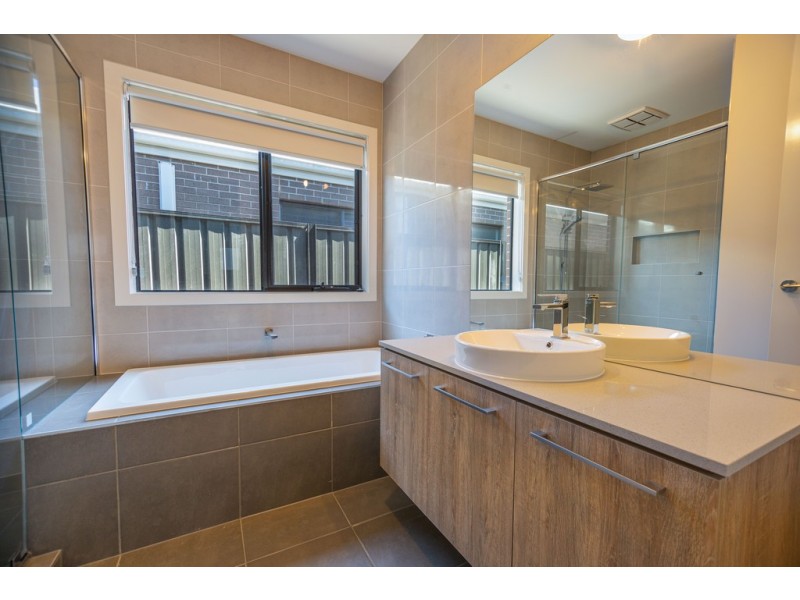 6 Amazon Avenue, Clyde VIC 3978
