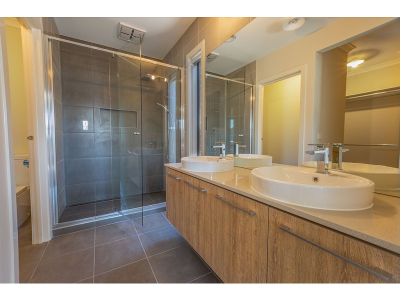 6 Amazon Avenue, Clyde VIC 3978
