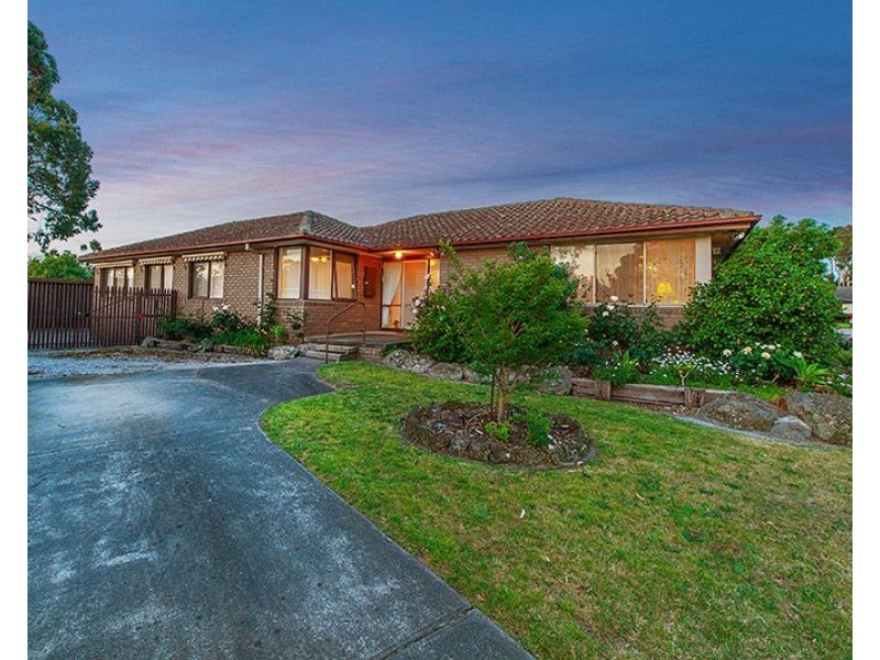 9 Dunbar Avenue, Cranbourne VIC 3977