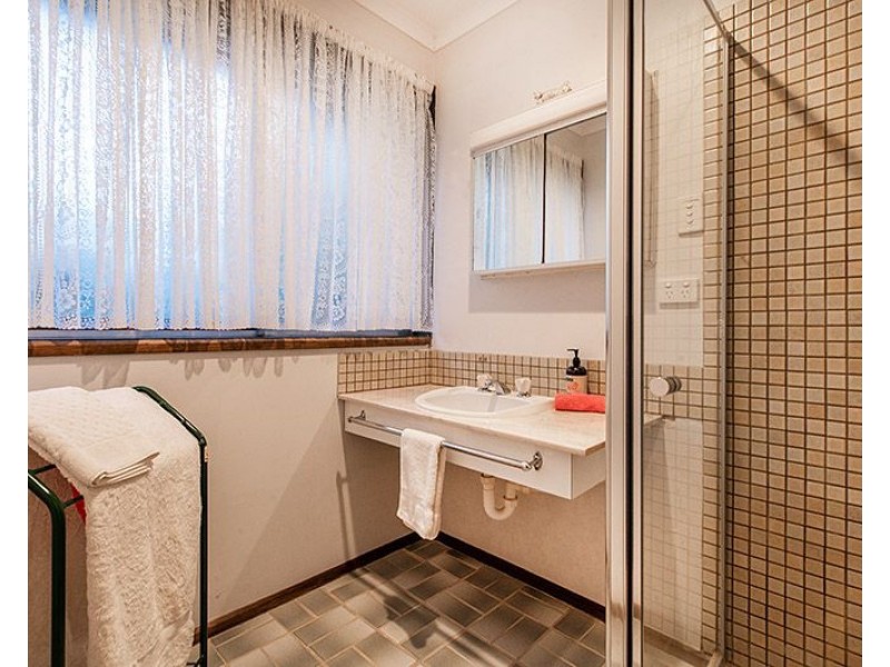 9 Dunbar Avenue, Cranbourne VIC 3977