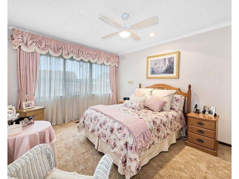 9 Dunbar Avenue, Cranbourne VIC 3977