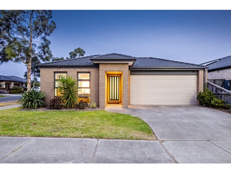 6 Gabitt Street, Cranbourne East VIC 3977