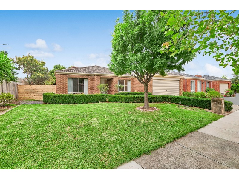 140 The Promenade, Narre Warren South VIC 3805